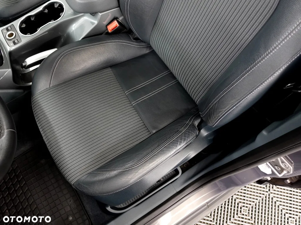 Ford C-MAX 2.0 TDCi Titanium - 13
