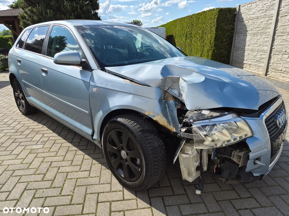Audi A3 Sportback 2.0 FSI Ambiente - 6