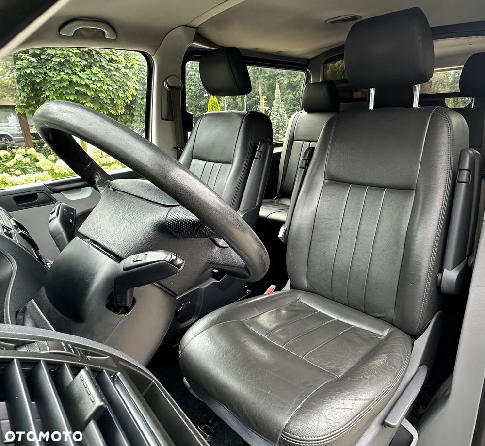 Volkswagen Multivan - 13