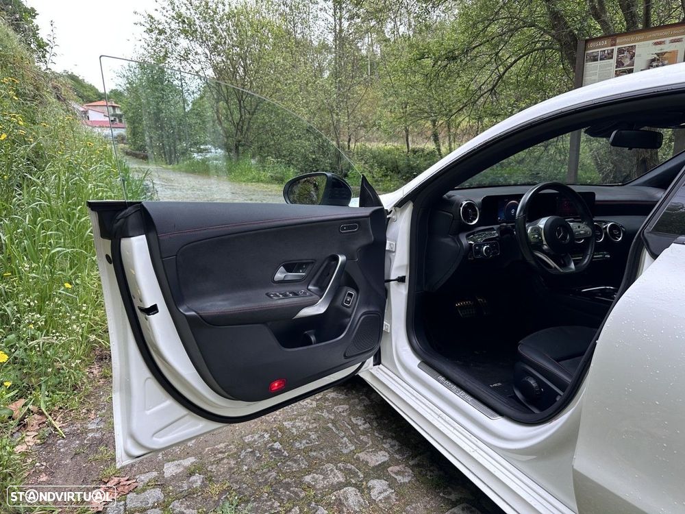 Mercedes-Benz CLA 250 e Shooting Brake AMG Line - 32