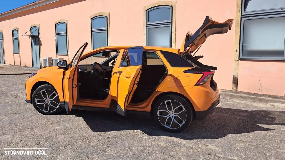 MG MG4 64 kWh Luxury - 46