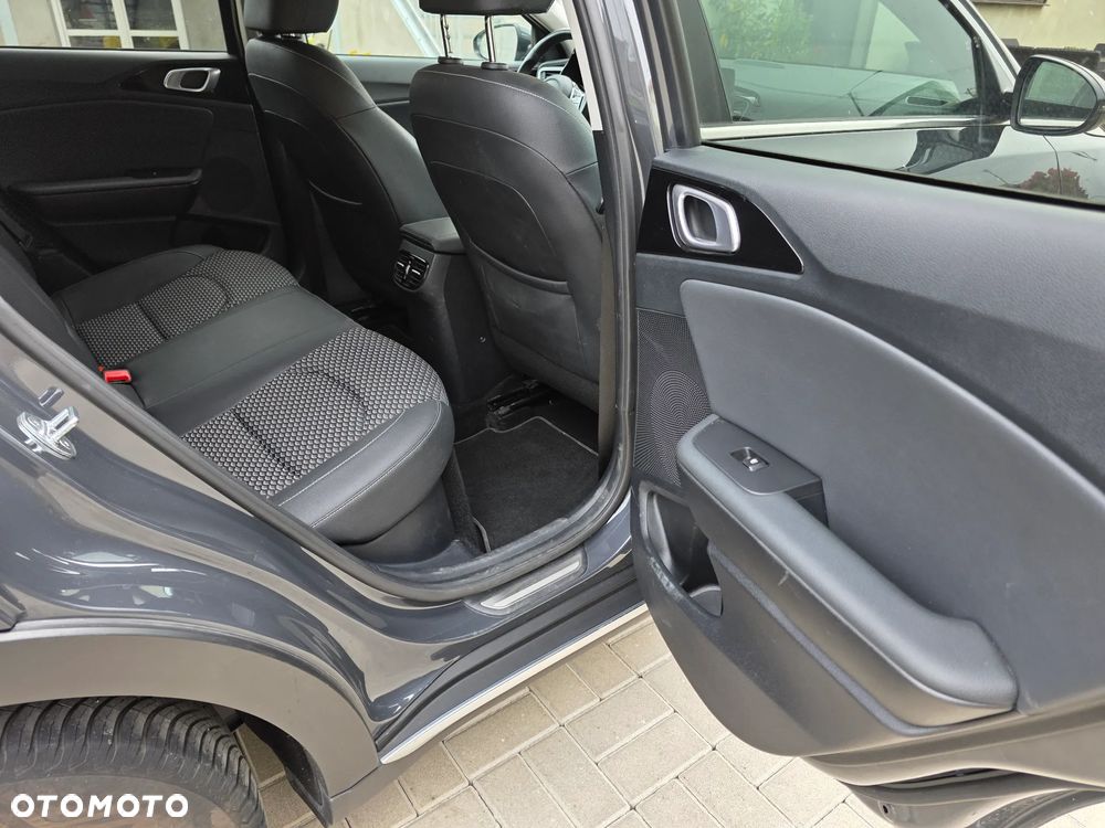 Kia XCeed 1.6 GDI PHEV L Business Line DCT - 32