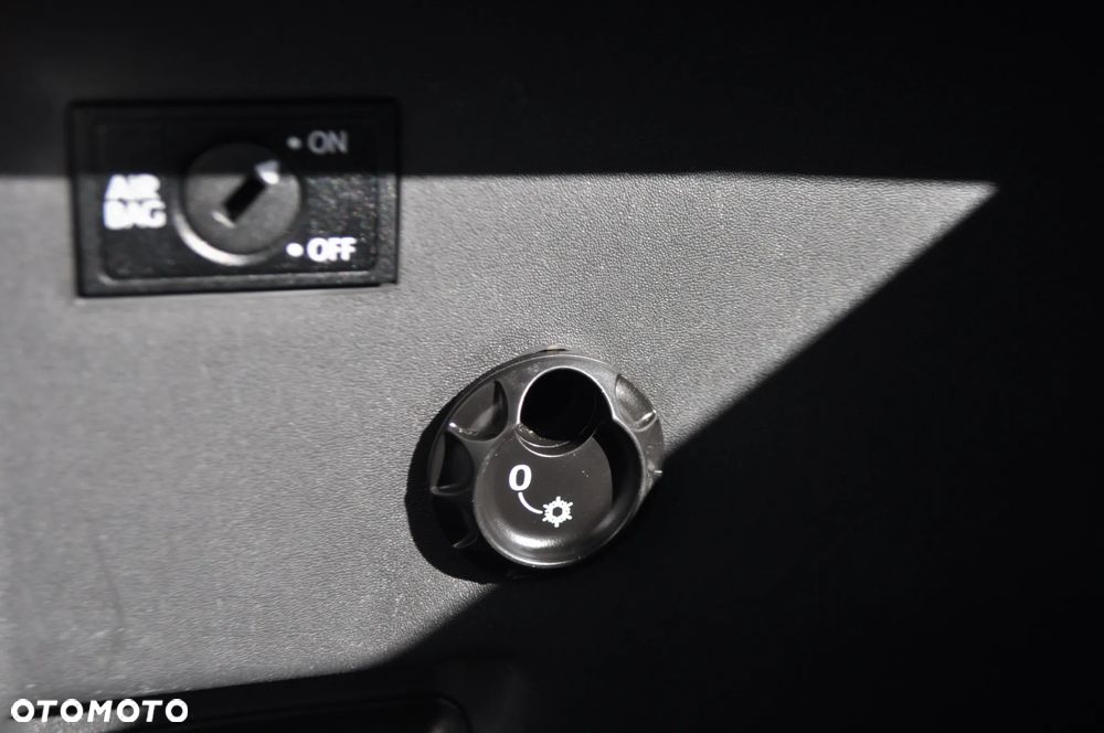 Volkswagen Touran 2.0 TDI DPF Comfortline - 23