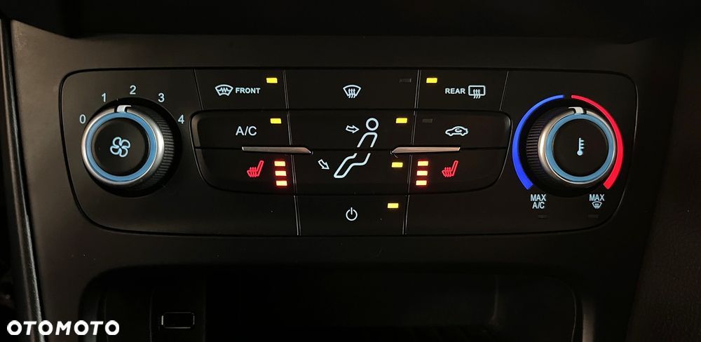 Ford Focus 1.0 EcoBoost 99g Titanium - 17