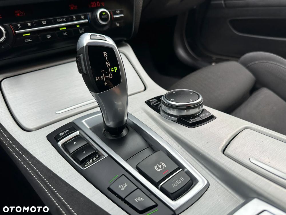 BMW Seria 5 520d xDrive - 33