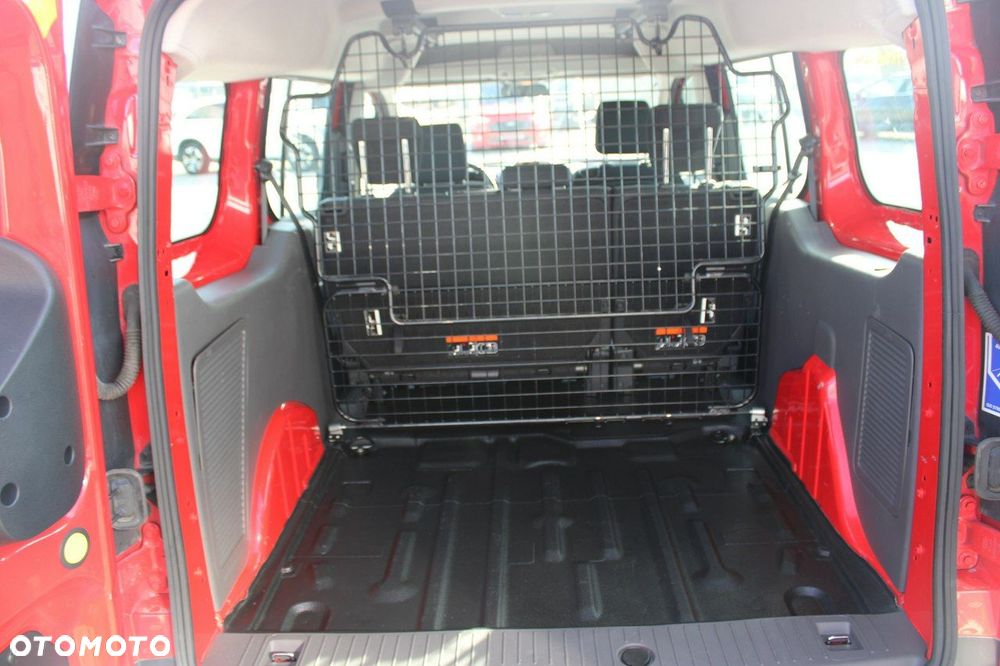 Ford Transit Connect - 13