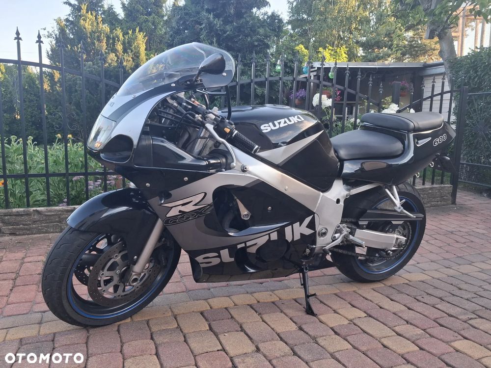 Suzuki GSX-R - 6