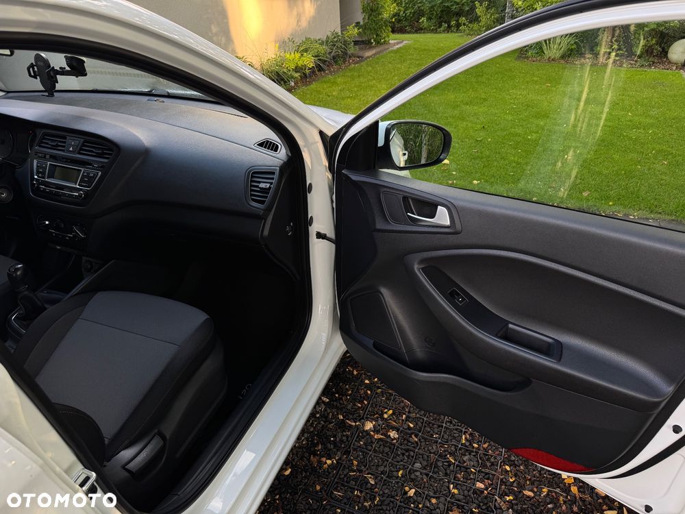 Hyundai i20 1.2 BlueDrive Classic + - 9