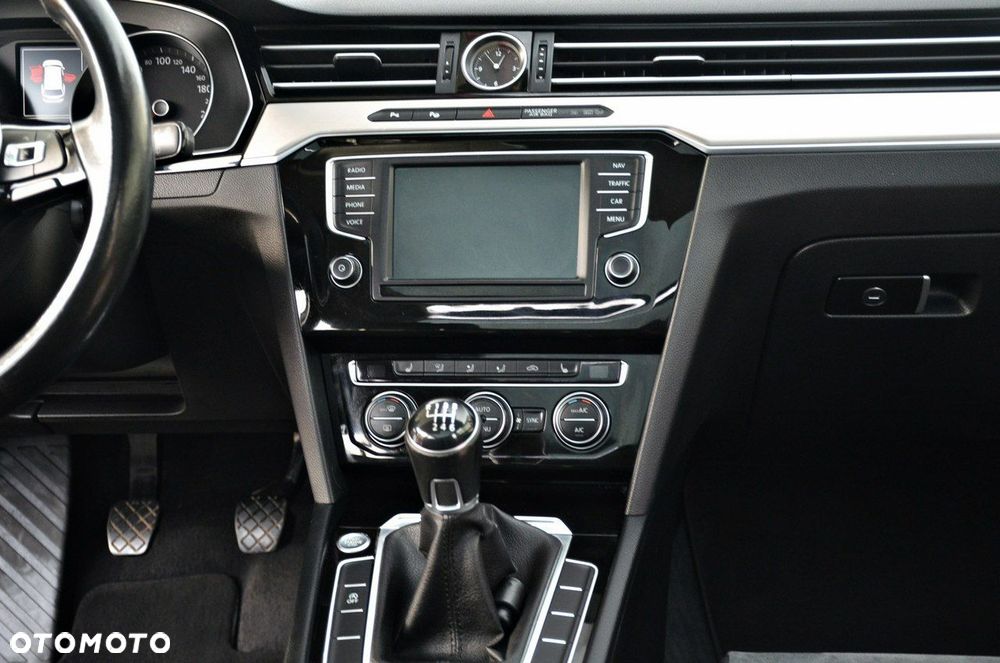 Volkswagen Passat - 26