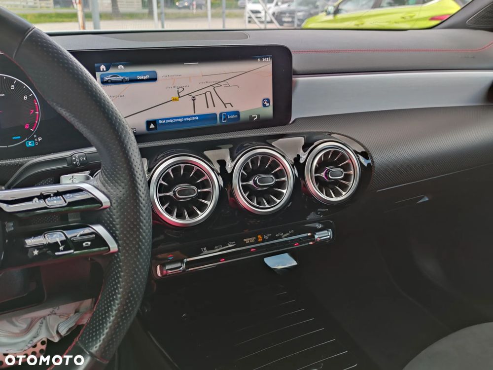 Mercedes-Benz CLA 200 mHEV AMG Line 7G-DCT - 17