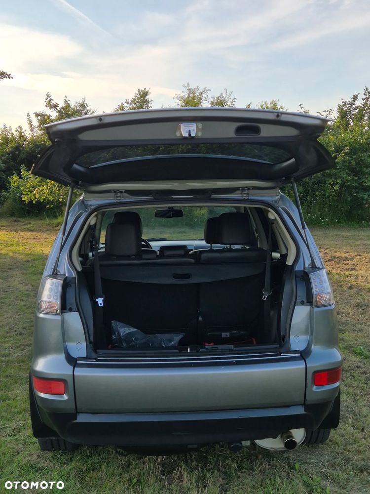 Mitsubishi Outlander 2.4 Intense + CVT - 10