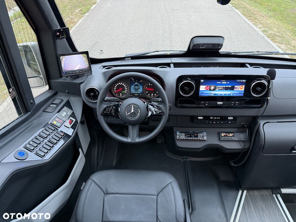 Mercedes-Benz Sprinter 519 - 23