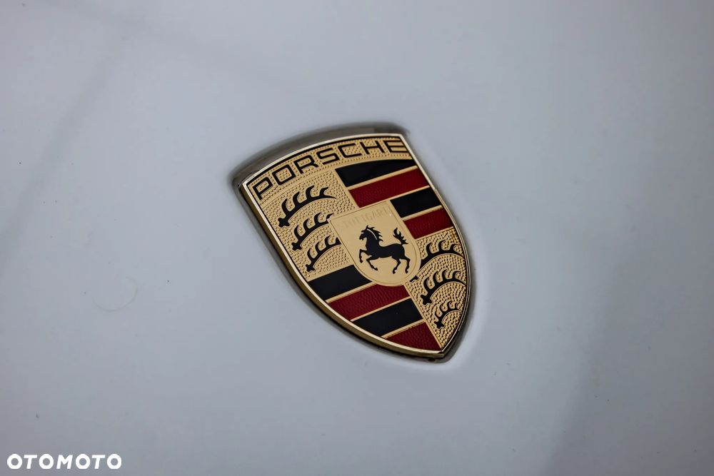 Porsche 911 Carrera 4 PDK - 8