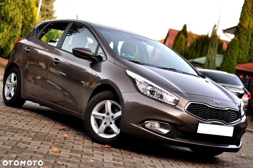 Kia Ceed 1.4 CVVT Dream Team Edition - 2