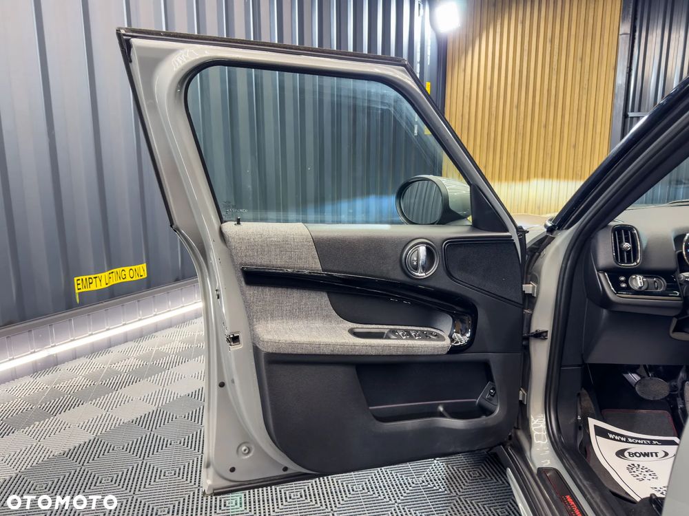 MINI Countryman One D John Cooper Works Trim - 25