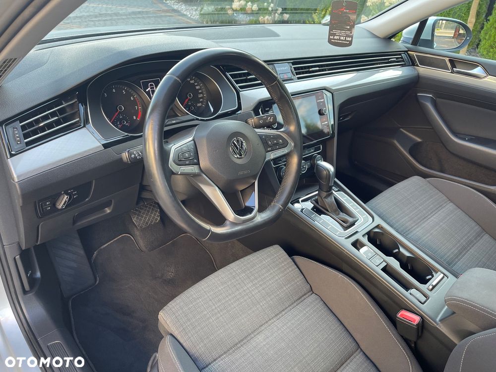 Volkswagen Passat - 21