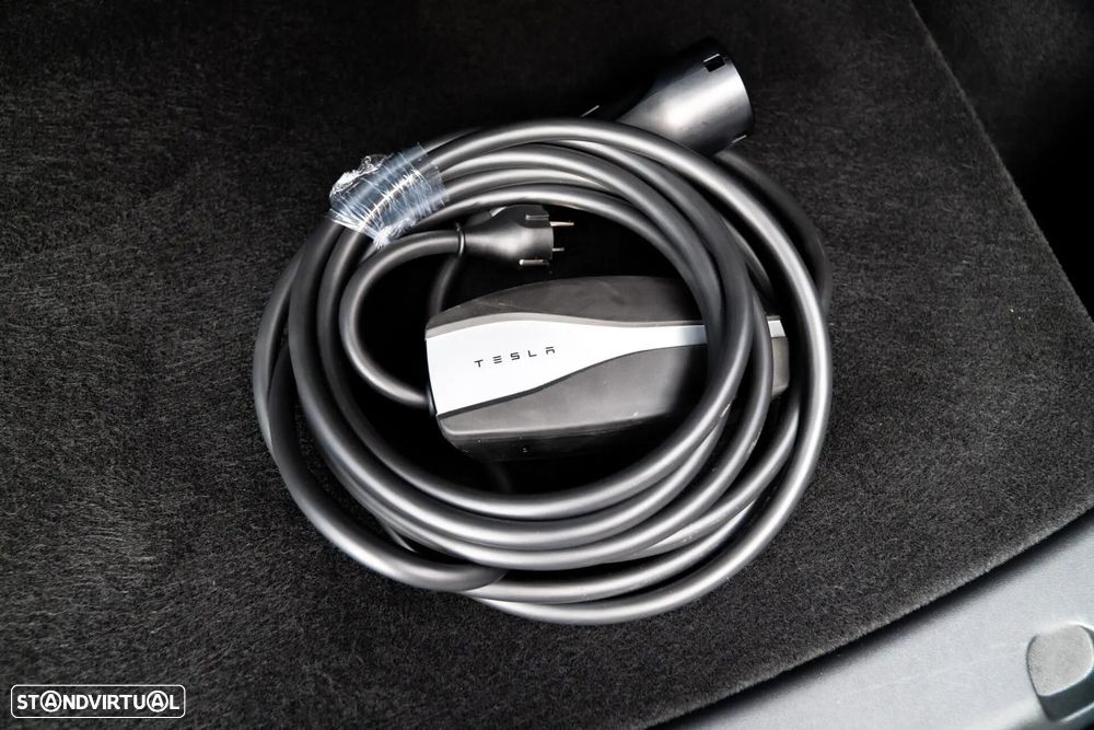 Tesla Model Y Performance Dual Motor AWD - 35