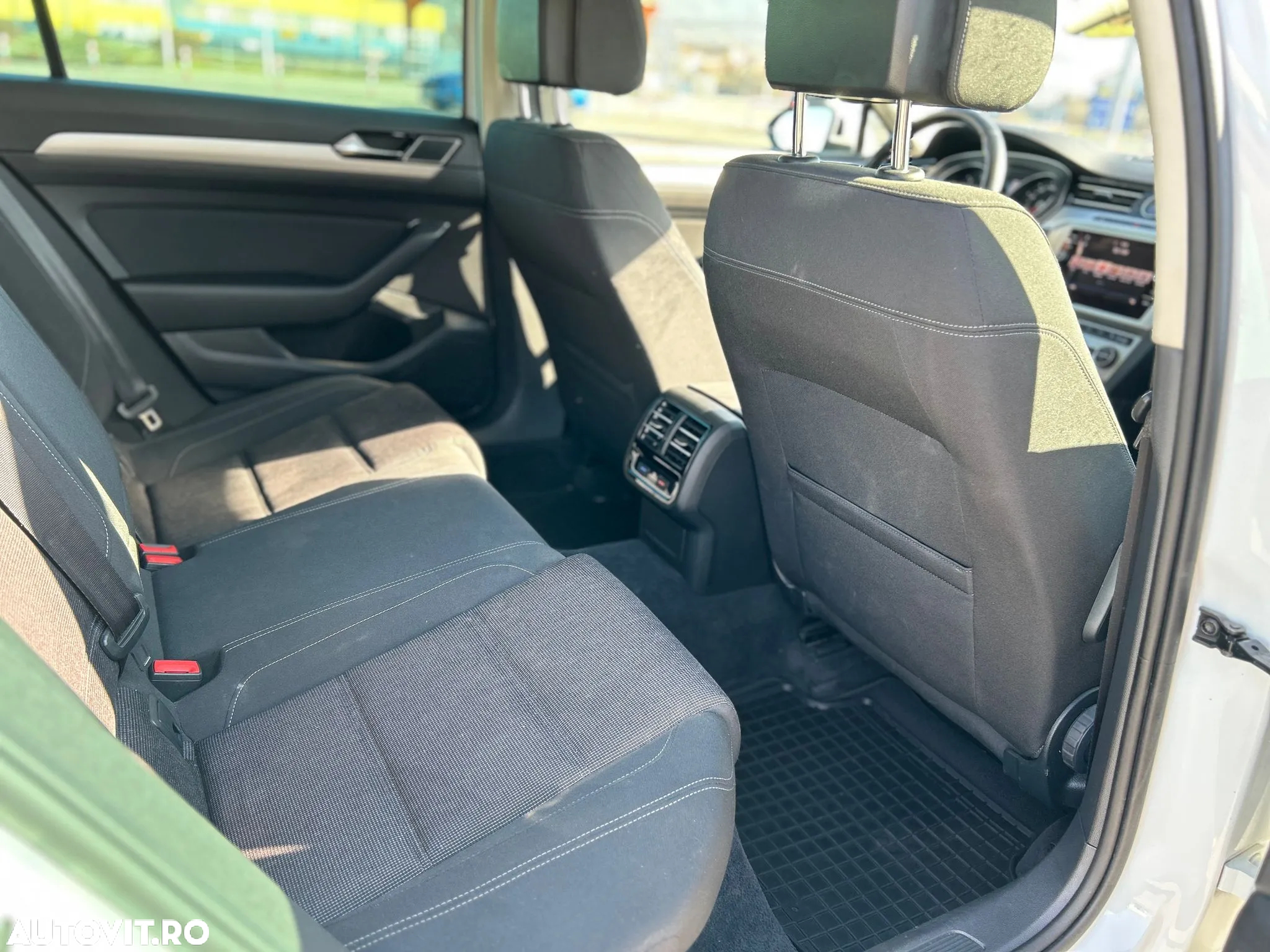 Volkswagen Passat - 7