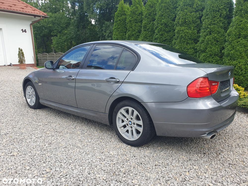 BMW Seria 3 320i Edition Exclusive - 4