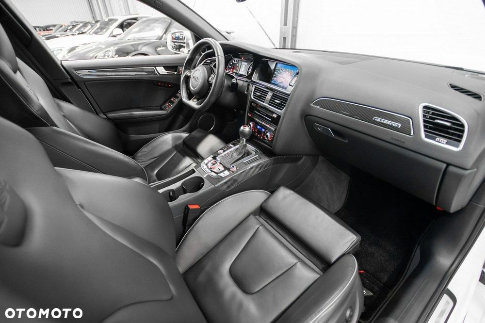 Audi RS4 Avant Avant S tronic - 22