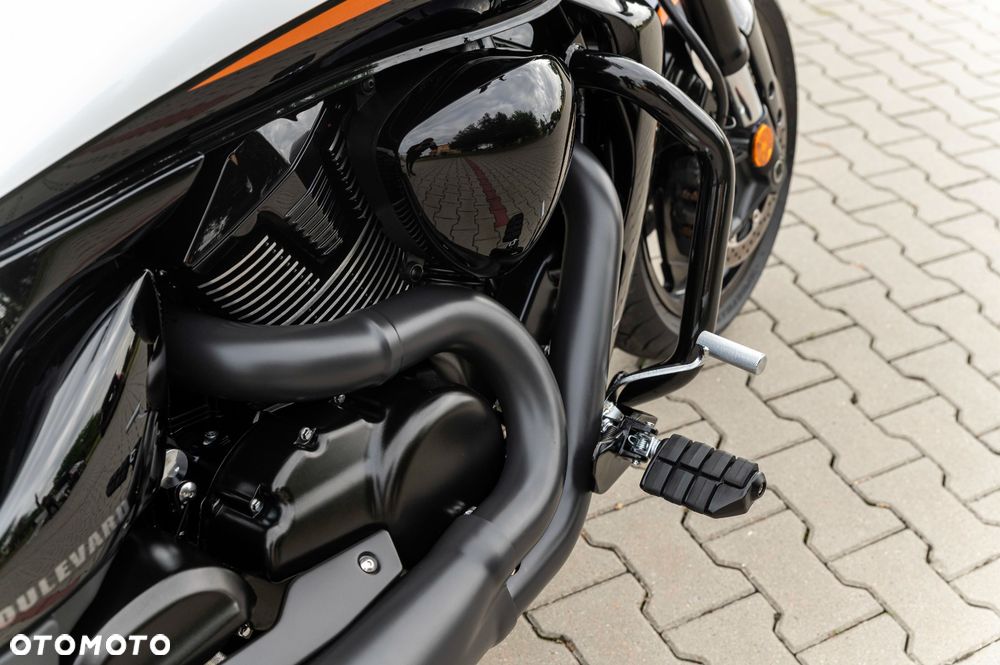 Suzuki Boulevard - 31