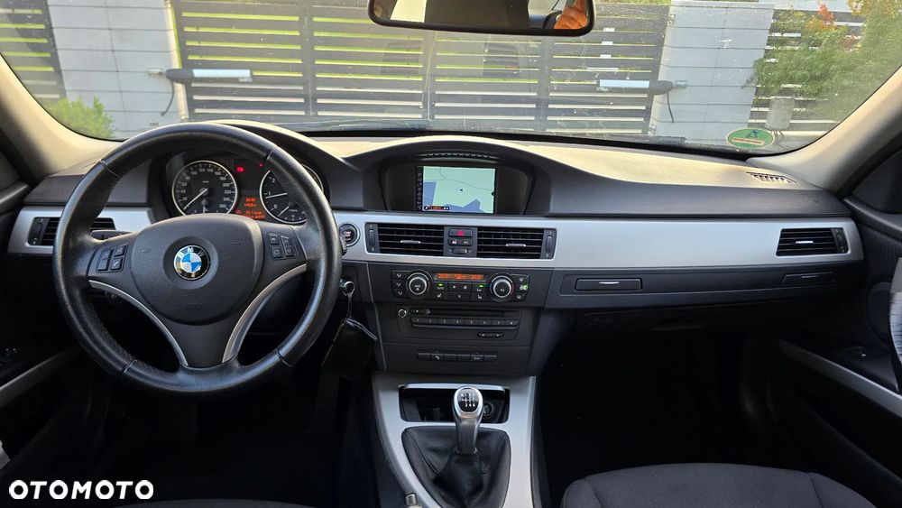 BMW Seria 3 318i Edition Exclusive - 10