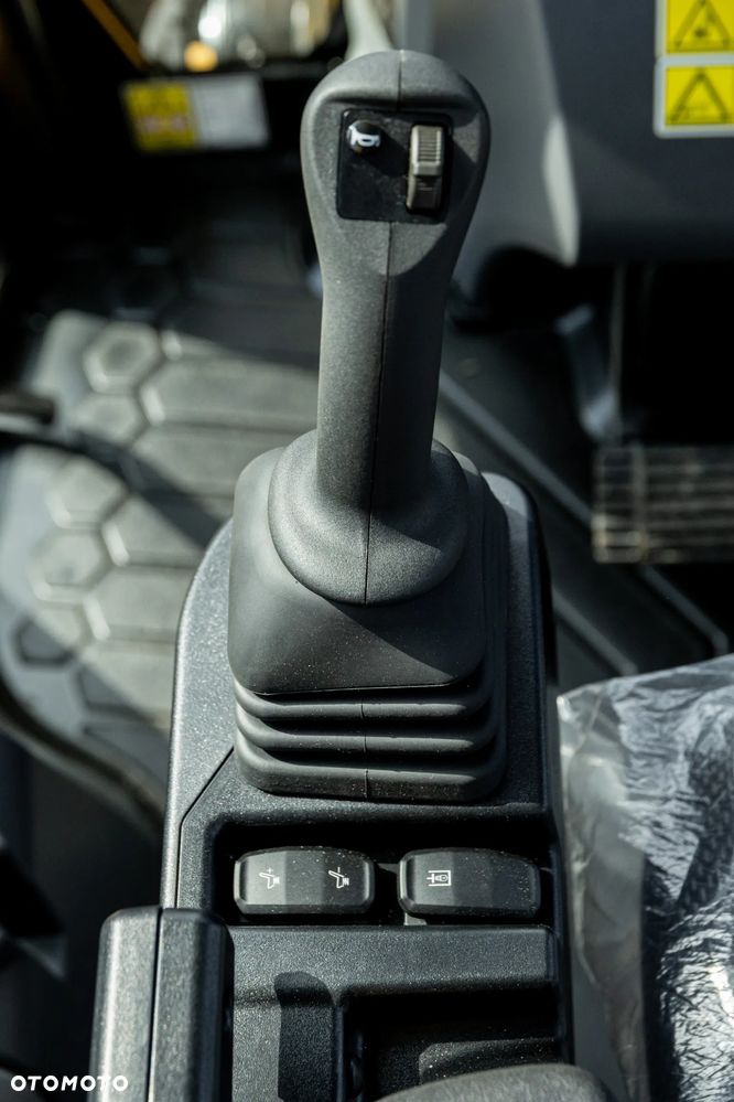 Caterpillar CAT 444 - 24