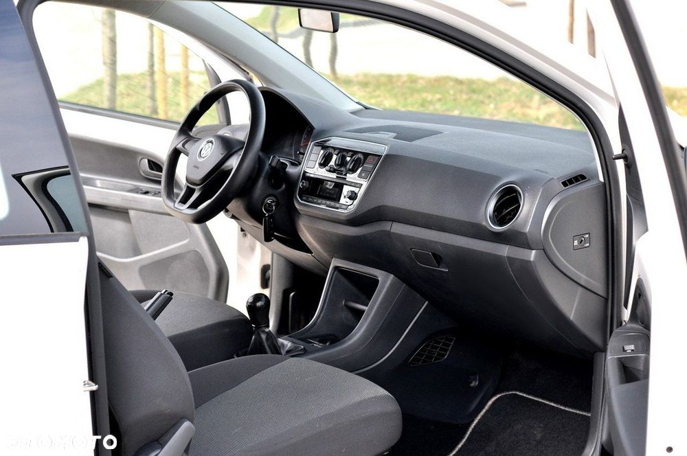 Volkswagen up! Standard - 12