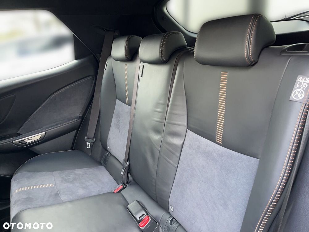 Lexus LBX 1.5 Hybrid Cool - 6