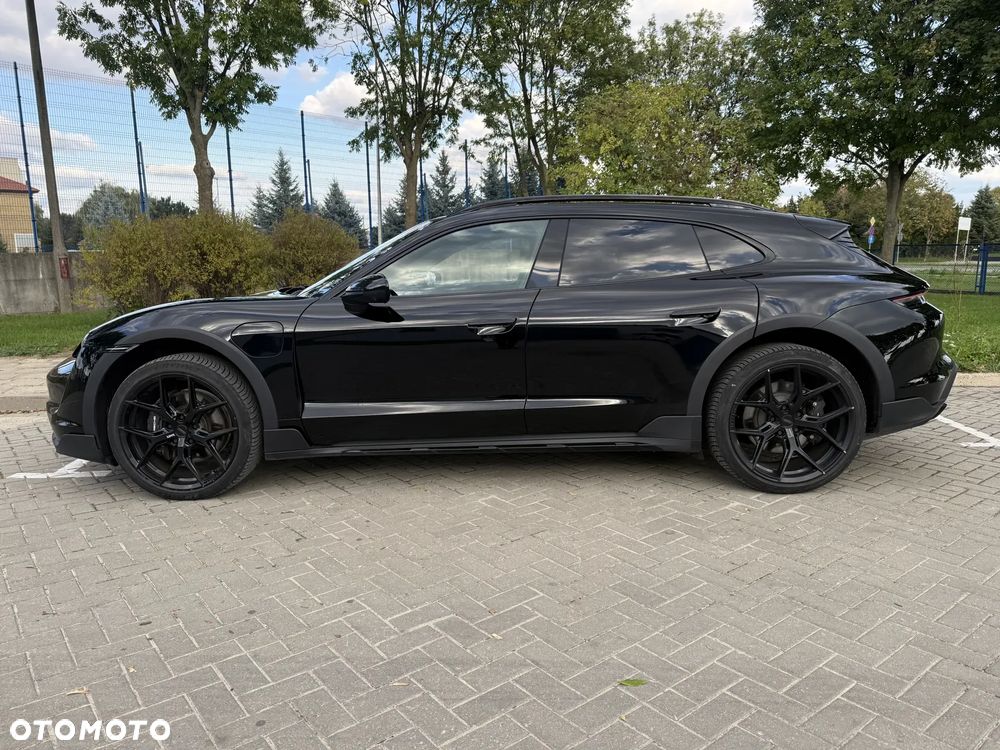 Porsche Taycan 4 Cross Turismo - 3