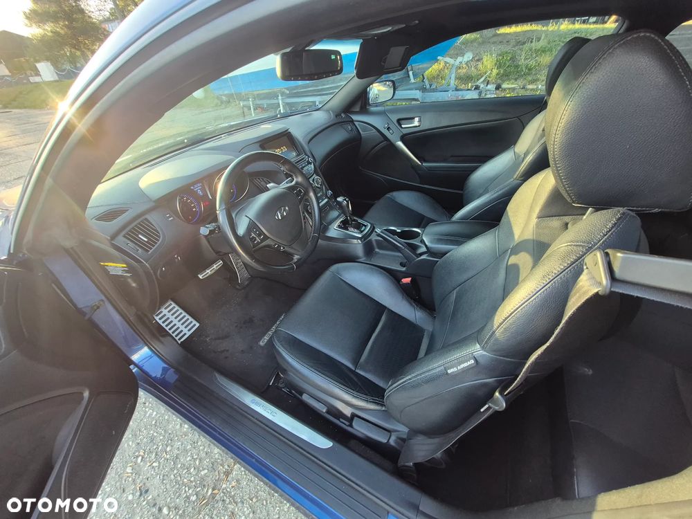 Hyundai Genesis Coupe - 7