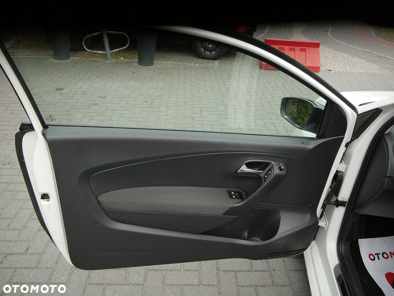 Volkswagen Polo 1.2 MATCH - 27