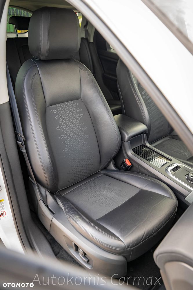 Land Rover Discovery Sport - 19