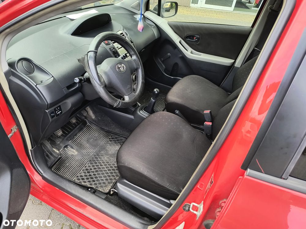 Toyota Yaris - 5