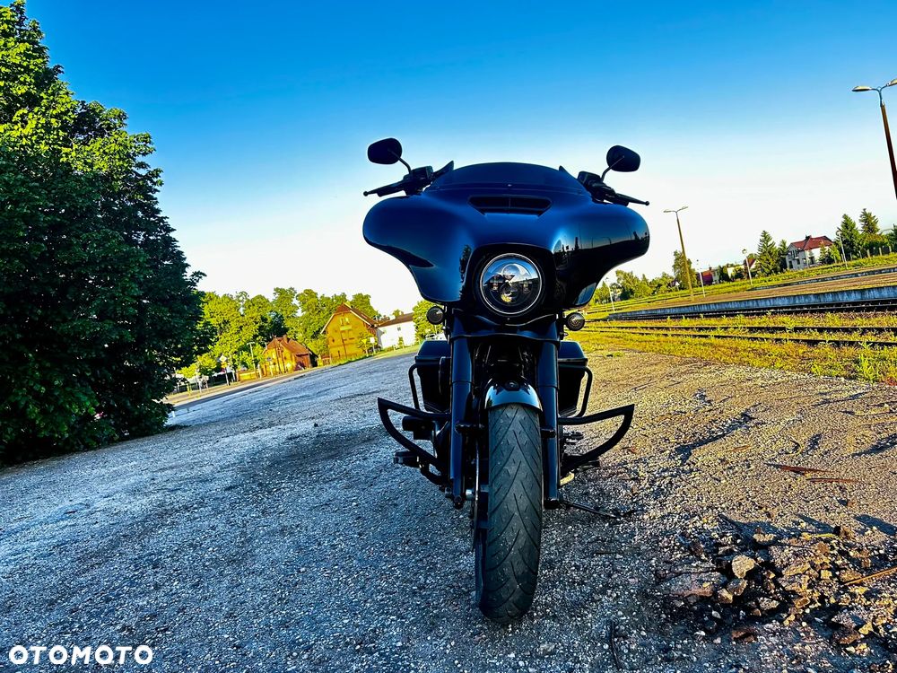 Harley-Davidson Touring Street Glide - 16