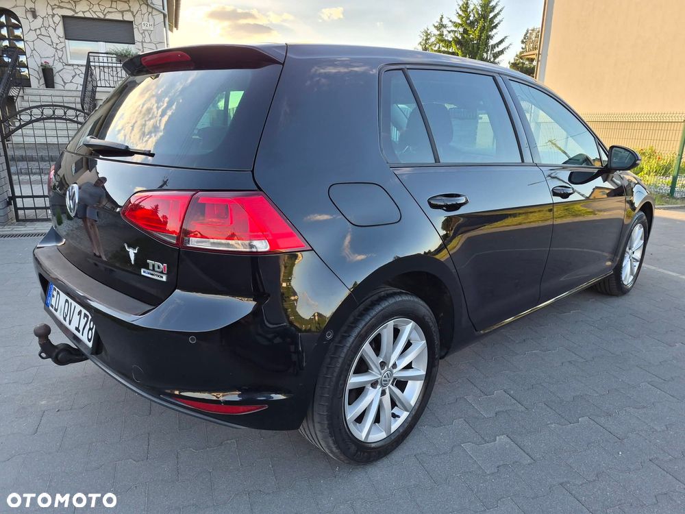 Volkswagen Golf - 6