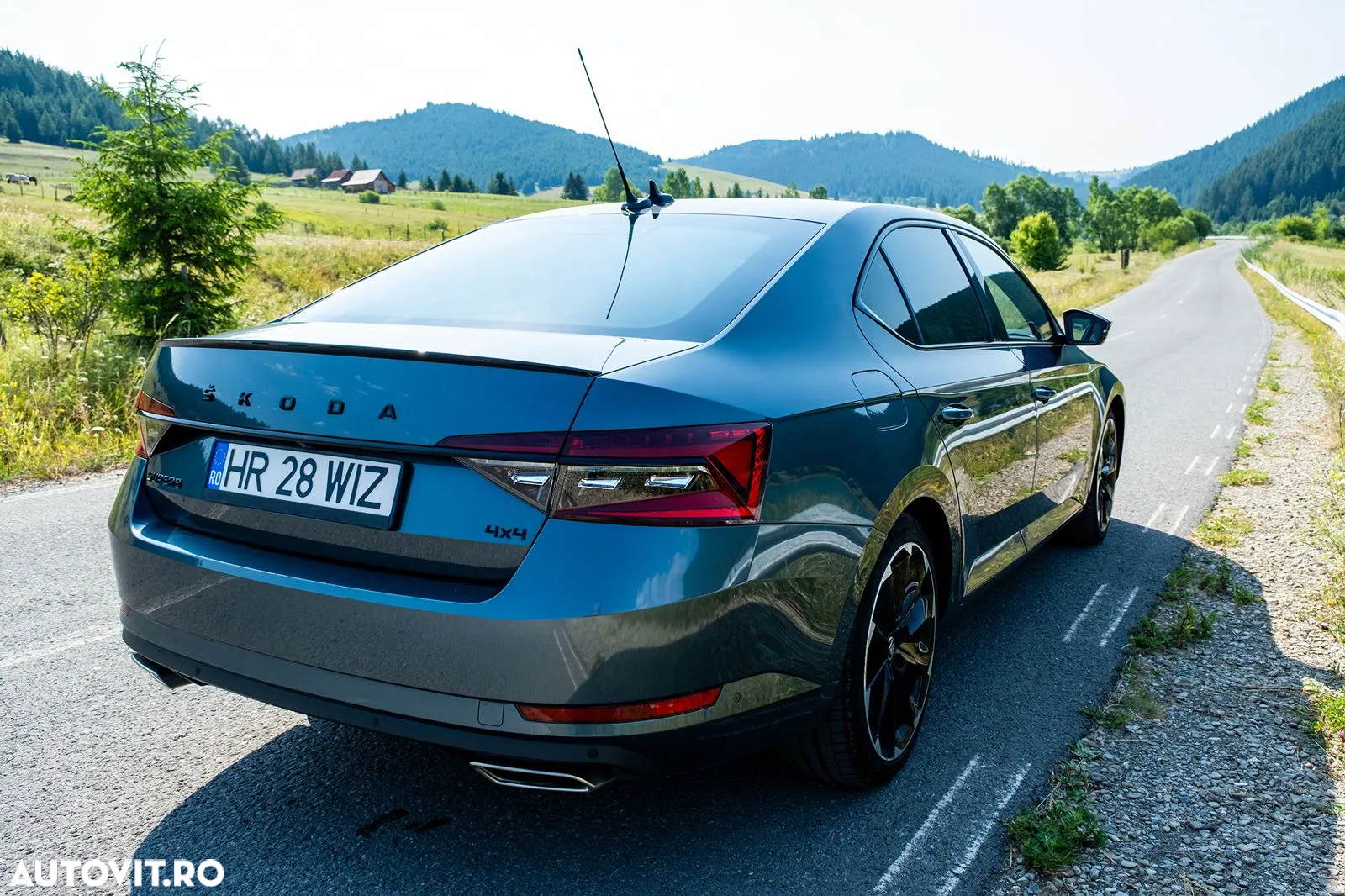 Skoda Superb 2.0 TSI 4X4 DSG Sportline - 8