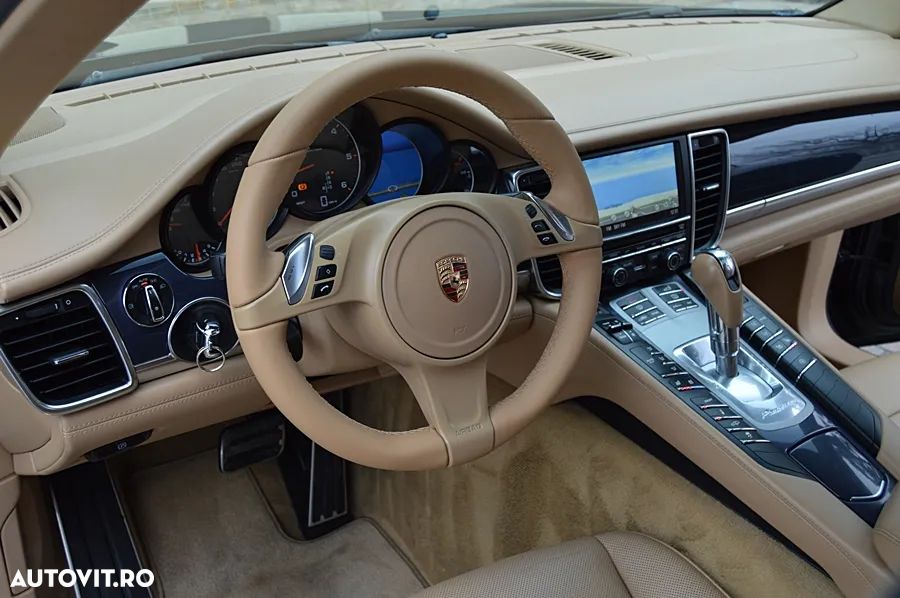 Porsche Panamera 3.0 Tiptronic S - 26