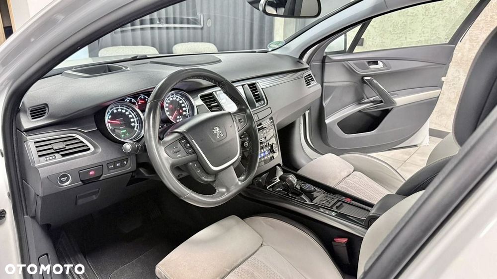 Peugeot 508 RXH 2.0 HDi HYbrid4 - 28