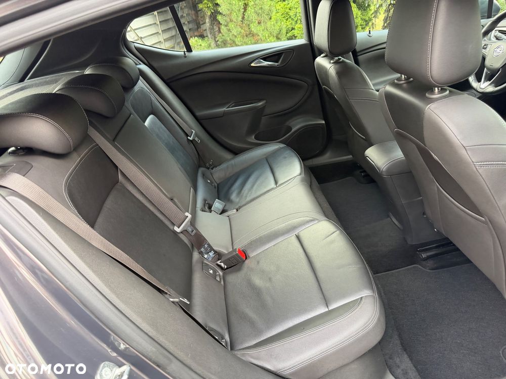 Opel Astra 1.4 Turbo Innovation - 28