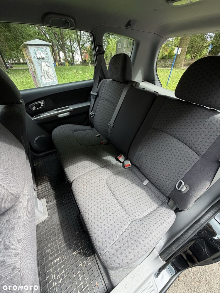 Kia Carens 2.0 EX - 21