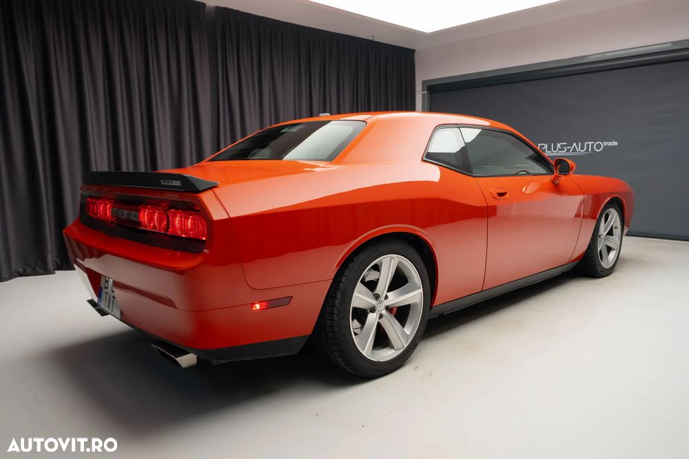 Dodge Challenger - 16