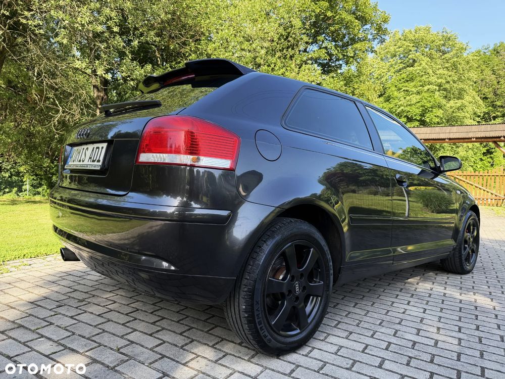 Audi A3 3-drzwiowe 1.6 FSI Ambition - 9