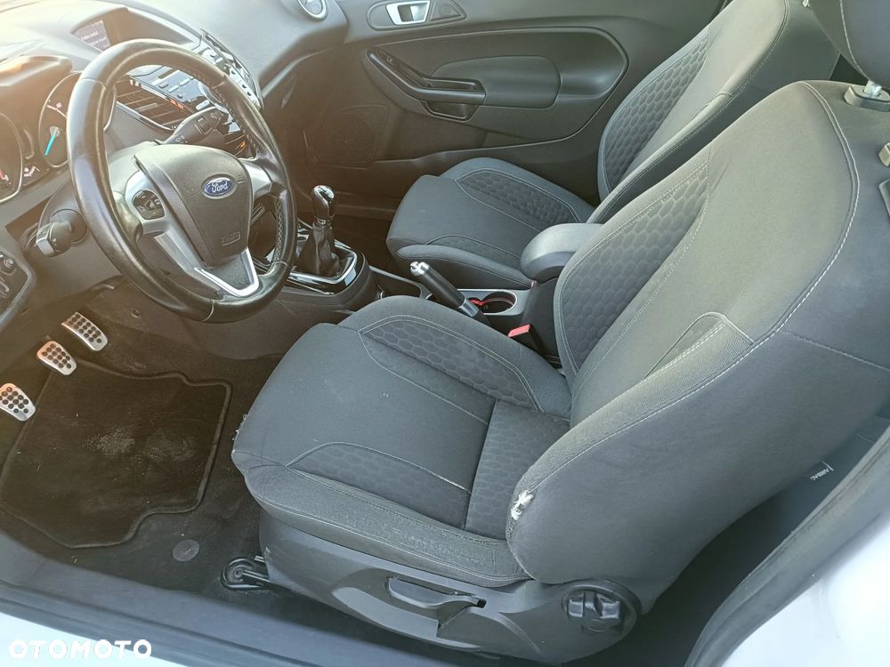 Ford Fiesta - 10