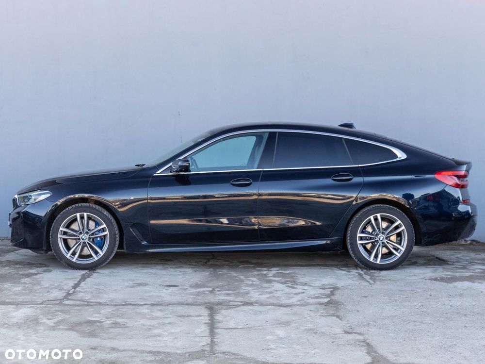 BMW 6GT - 8