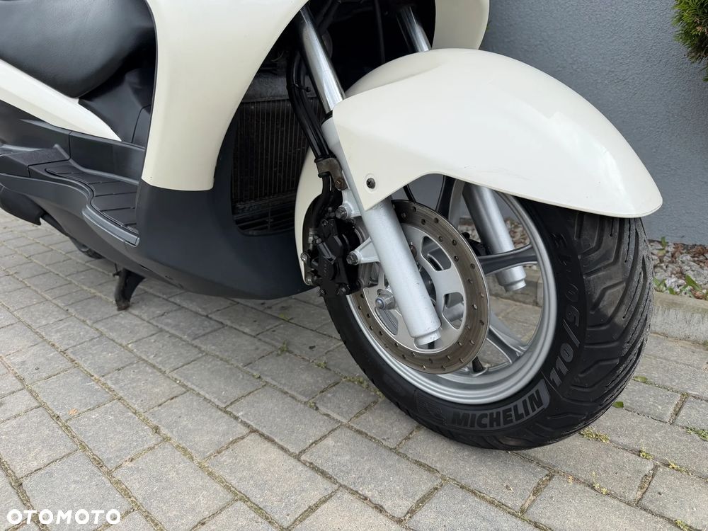 Suzuki Burgman - 12