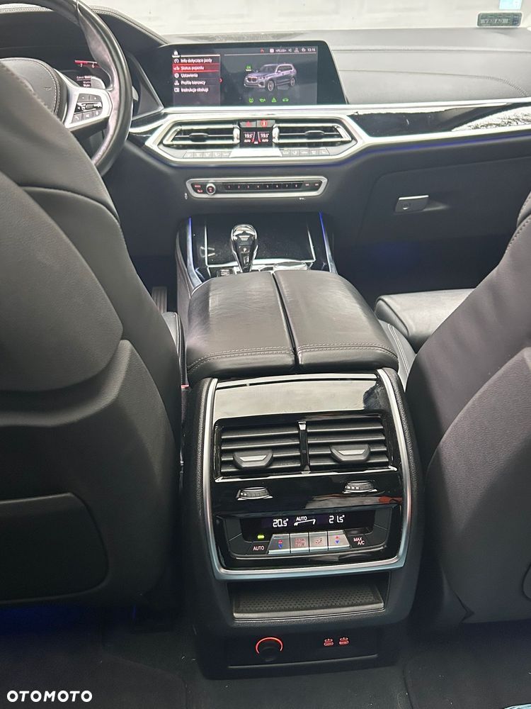 BMW X7 xDrive40i - 7