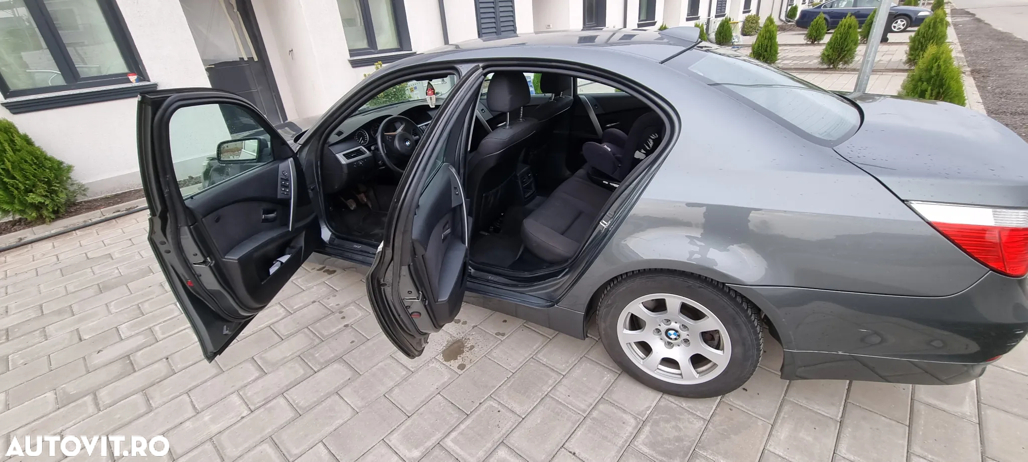 BMW Seria 5 520d Touring - 9