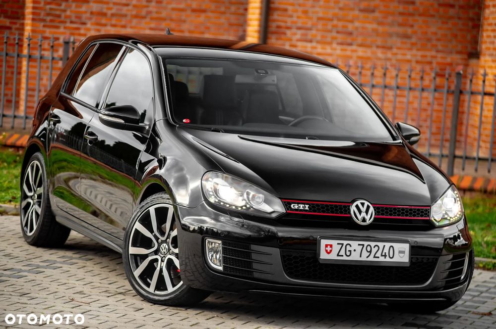 Volkswagen Golf 2.0 GTI DSG adidas - 3