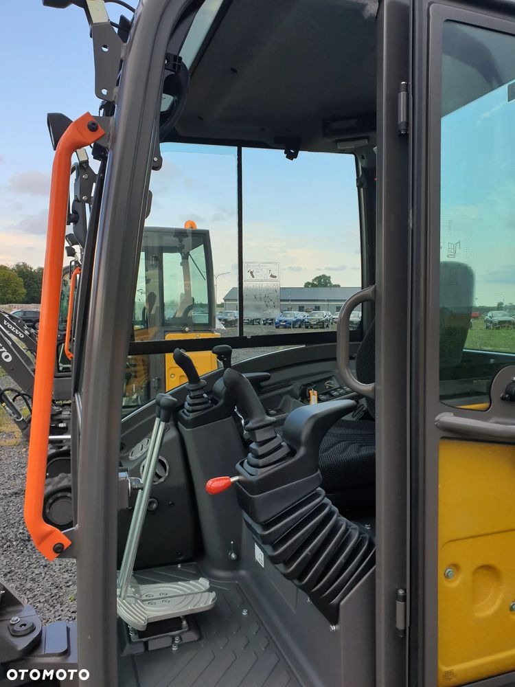 Volvo ECR25D NOWA DOSTĘPNA OD RĘKI, SZYBKOZŁĄCZE, DŁUGIE RAMIĘ, OBRÓT W OBRYSIE - 7